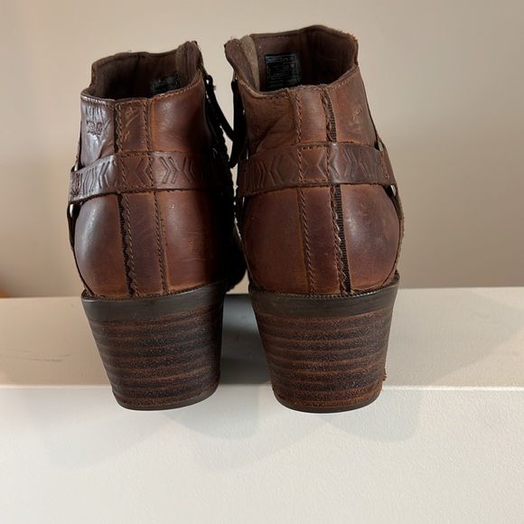 TEVA-BROWN LEATHER ANKLE BOOTS - Picture 10 of 14